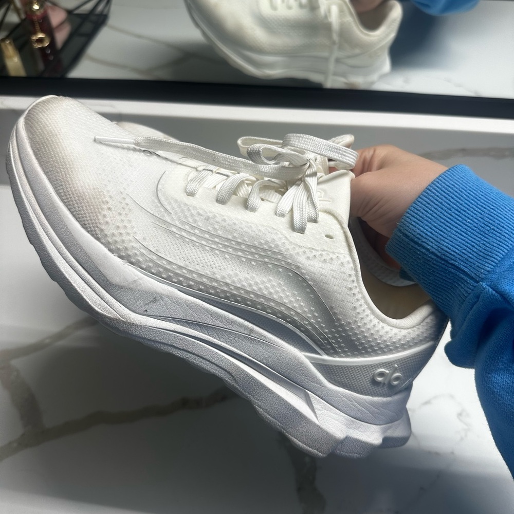 Alo Runner -White W8
